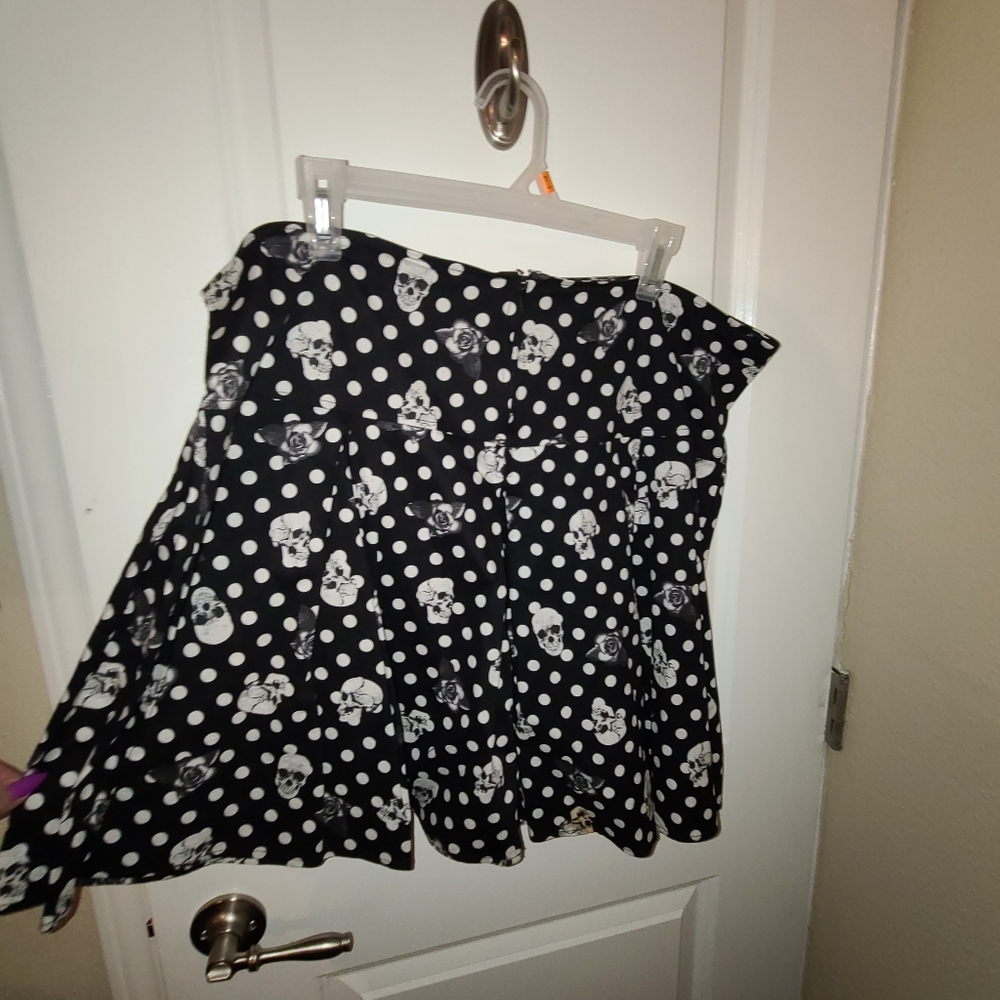 Hot topic skull skirt